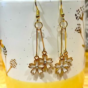 Handmade flower 🌸 earrings